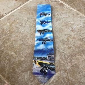 Tie with airplanes
